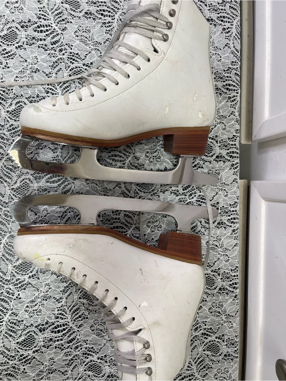 Riedell 223 Stride White Figure Skates Size 4.5 M Wilson Excel Blades US Made